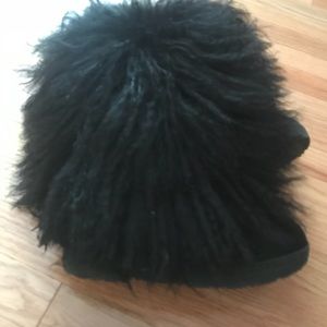 Furry bearpaw boots